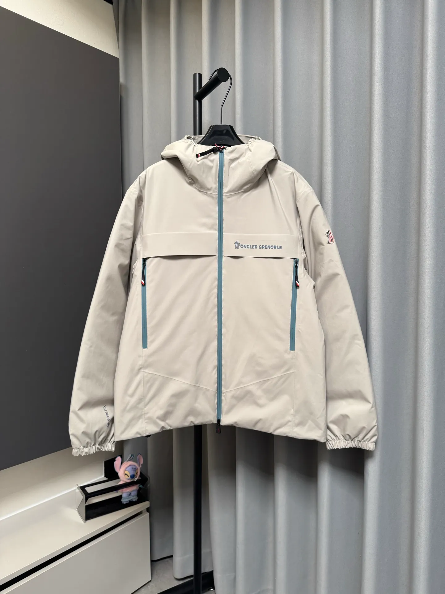 P505 Moner Grenoble/ 26fw Moner Grenoble Series ， Shipton Shipton ， 3L GORE-TEX ， ， ， Breathable 。 3L GORE-TEX ， ， MAX。 ， ， YKK® Aqua Guard® R® ：100% / Premium 。 ： Size：1 2 3 4 5